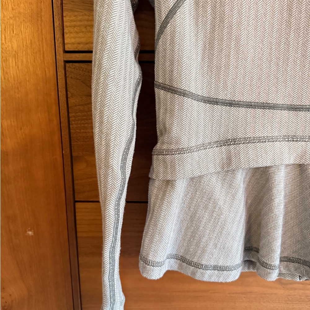 Lululemon Gray Ghost Herringbone zipper jacket Size 6 - Picture 10 of 13